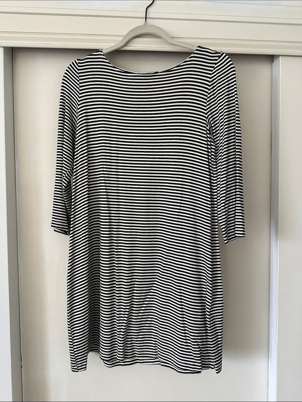NWT Hourglass Lilly Black and White Striped Long Sleeve Dress size medium